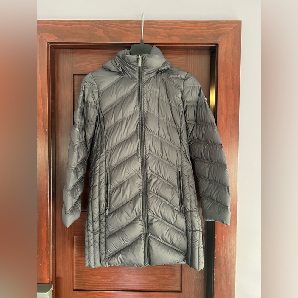 Michael Michael Kors’s Hooded Puffer Down Coat Gray Size M